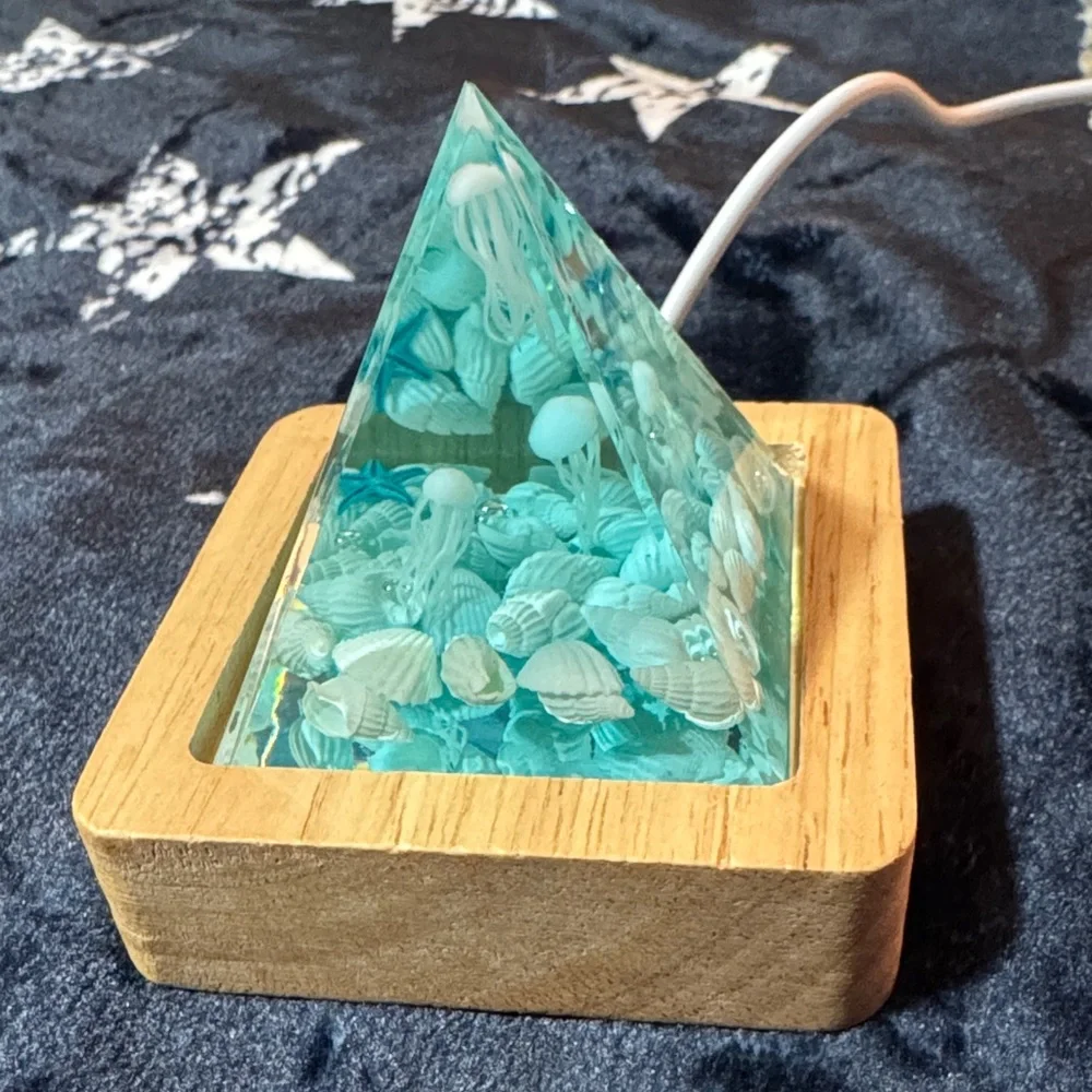 Aquarium Pyramid Night Light